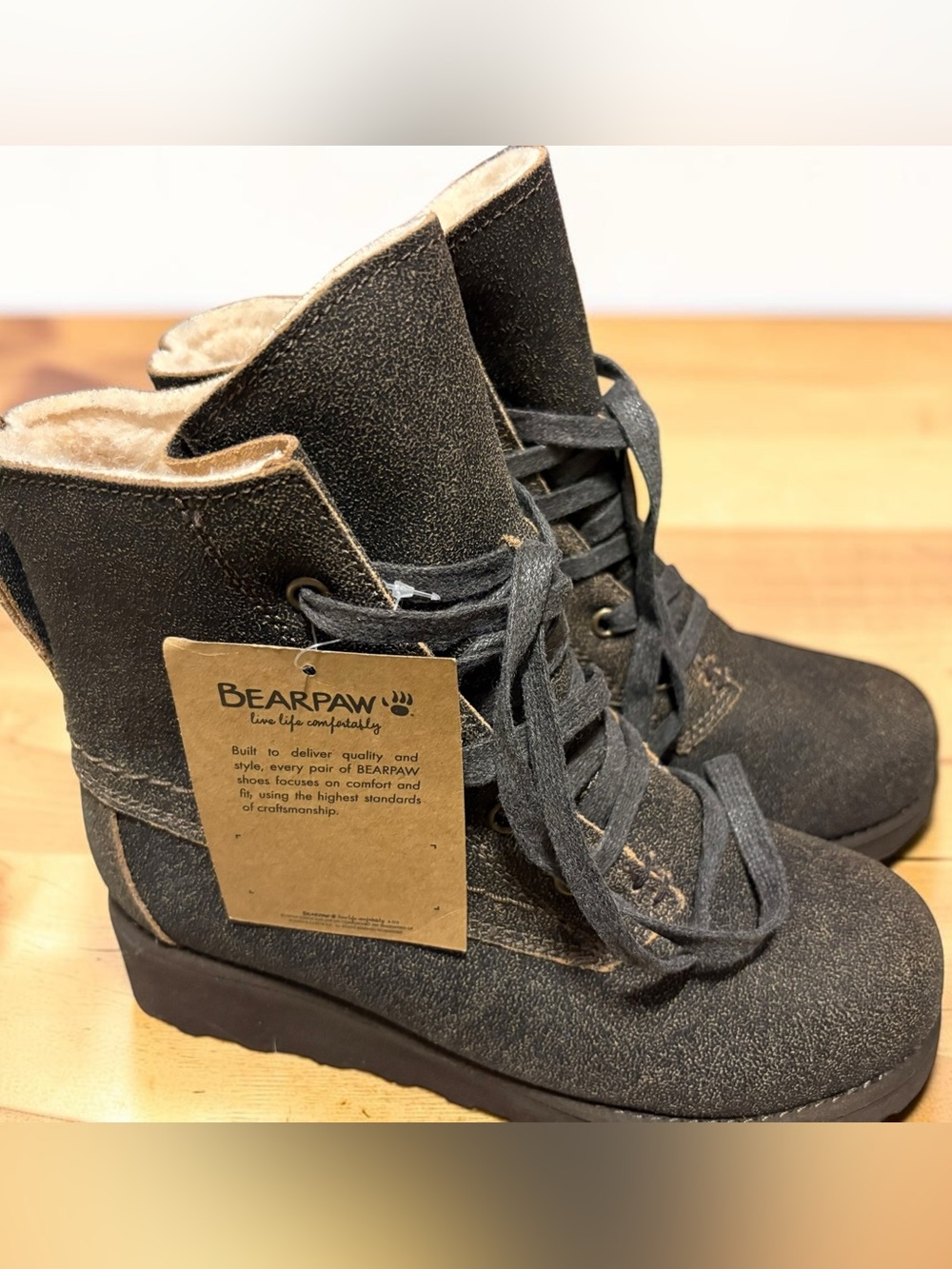 NWT Bearpaw Washed Black Faux Fur Lined Lace-Up Boots Size 6